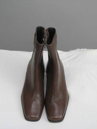 Coralie. Boots chevreaux marron taille 35,...