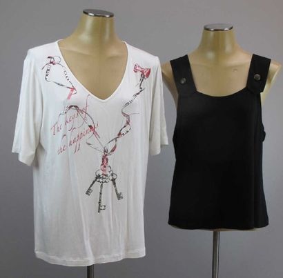 Marina Rinaldi. Lot comprenant deux T-shirt...