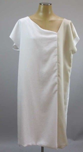 Now Nation of Women. Robe asymétrique, manches...