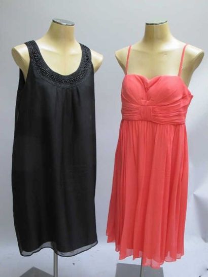 1, 2, 3. Lot comprenant une robe en mousseline...