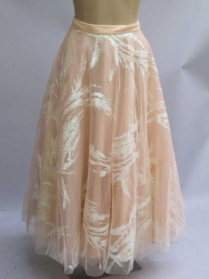 Folies d'Elodie. Jupe en tulle rose pâle...