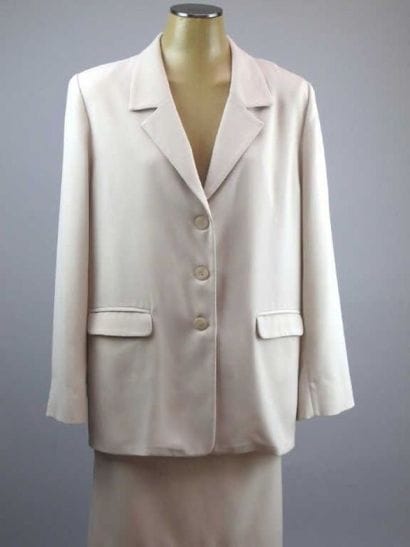 Meja. Ensemble fluide beige tailleur veste...