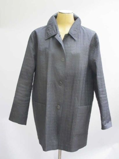 Louis Féraud. Parka noire, taille 42/44,...