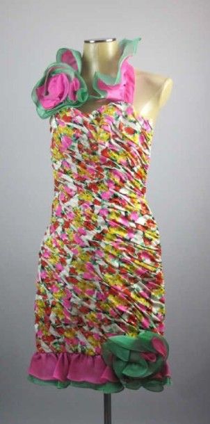 Robe en soie drapé à motif de fleurs , encolure...
