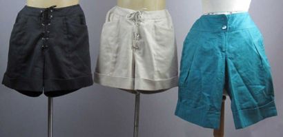 Thierry MUGLER. Lot de shorts, l'un en coton...