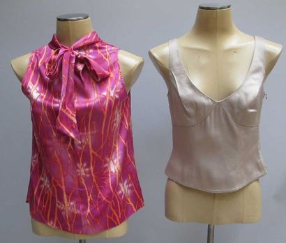 Thierry Mugler. Deux hauts, l'un fluide,...