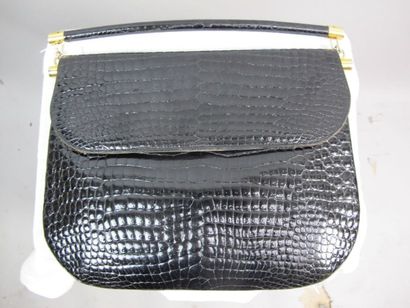 Pochette vintage en cuir façon croco vernis...