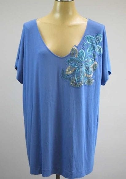 Marina Rinaldi. T-shirt bleu, incrustations...