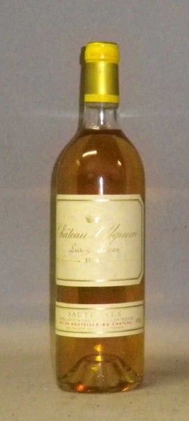 1 Bouteille CHÂTEAU YQUEM 1986 Niveau légèrement...