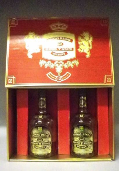 COFFRET CARTON DE 2 BOUTEILLES: WHISKY CHIVAS...
