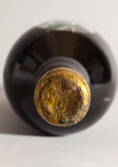 1 Bouteille CHÂTEAU YQUEM 1914 - Sauternes...