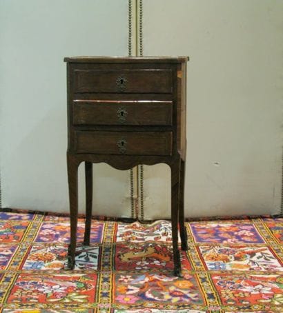 Petite table de salon en bois de placage...