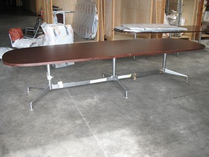 Charles Eames
Piétement de table en aluminium...