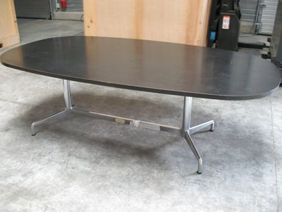 Charles Eames
Piétement de table en aluminium...