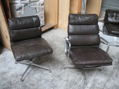 Charles et Ray Eames
Un fauteuil série 
