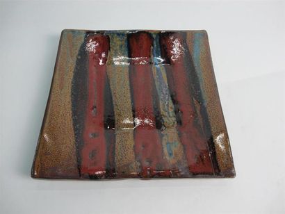 Yves LOISELET (né en 1957). Assiette carrée...
