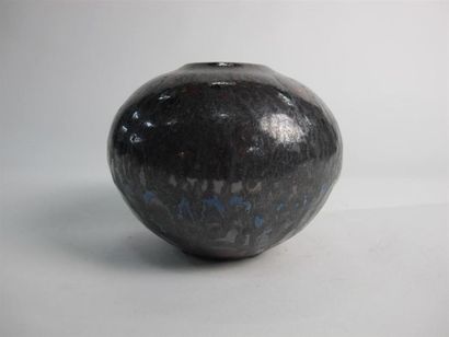 Yves LOISELET (né en 1957). Vase pansu en...