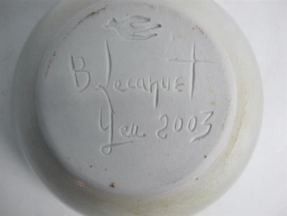 Brigitte LECANUET (née en 1949). Bol en porcelaine...