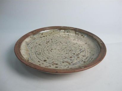 Yves LOISELET (né en 1957). Plat circulaire...