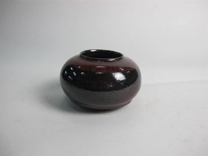 Yves LOISELET (né en 1957). Vase boule à...