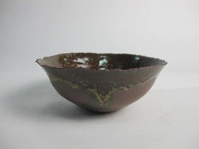 Jae KYOUNG (née en 1955). Coupe en grès émaillé...