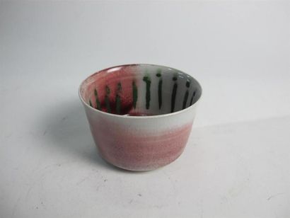 Brigitte LECANUET (née en 1949). Bol en porcelaine...