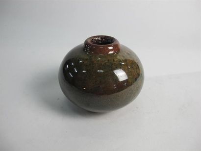 Yves LOISELET (né en 1957). Vase boule en...