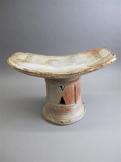 POISSON Cécile (née en 1959)
Tabouret africanisant...