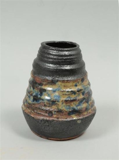 DUMONT Lesley (née en 1944)
Vase tronconique...