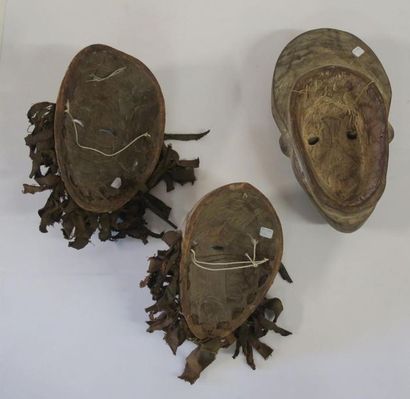 3 masques africains. Haut. entre 36 et 40...