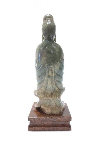 CHINE. Sujet en pierre dure sculptée figurant...