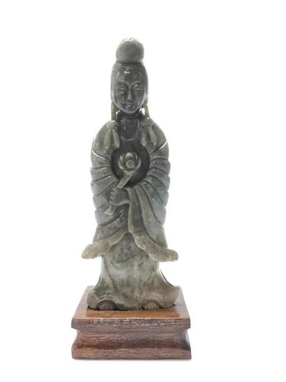 CHINE. Sujet en pierre dure sculptée figurant...