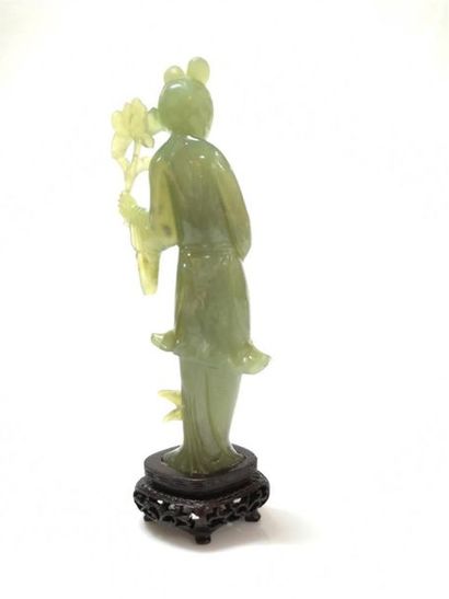 CHINE. Sujet en pierre dure sculptée figurant...