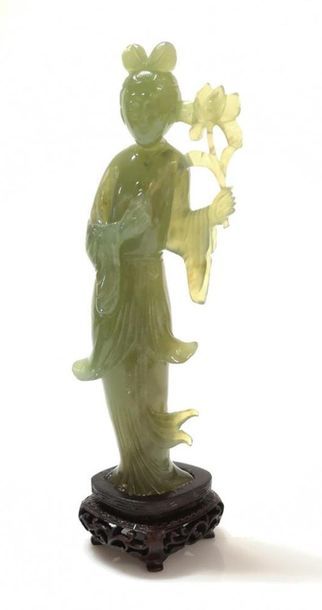 CHINE. Sujet en pierre dure sculptée figurant...