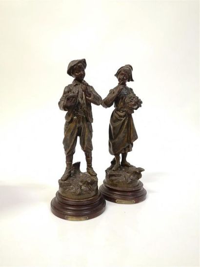 Paire de statuettes en métal: 