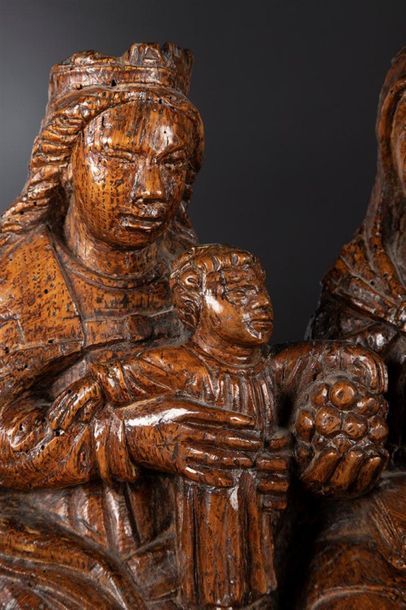 Sainte Anne trinitaire en chêne sculpté....