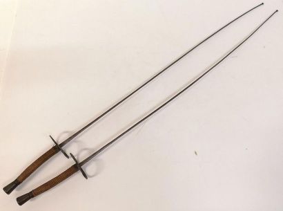 Lot de 8 épées et fleurets XIXe et XXe
Expert:...