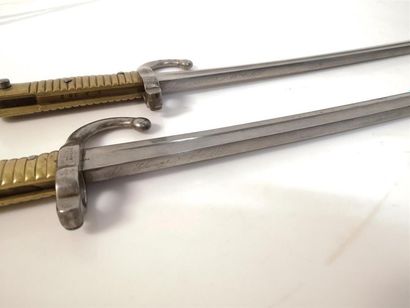 Lot de 2 baïonnettes 