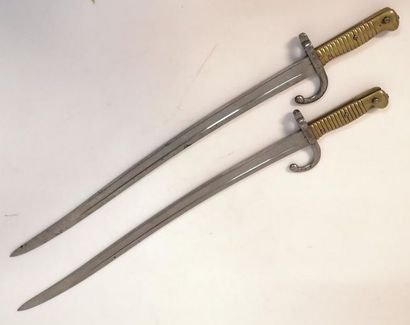 Lot de 2 baïonnettes 