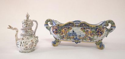 Grande jardinière en faïence, 55 cm (rest.),...