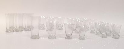 DAUM. Service de verres tulipes en cristal...