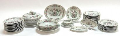 BERNARDAUD. Service de table en porcelaine,...