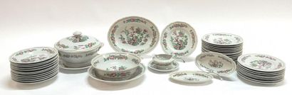 BERNARDAUD. Service de table en porcelaine,...