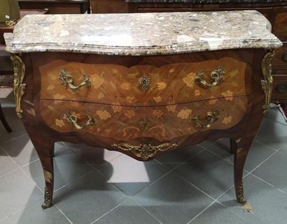 Commode marqueté, deux tiroirs en traverse,...