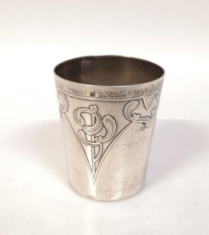 Timbale en argent à décor de branches de...