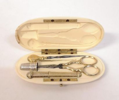 MAISON ALPHONSE GIROUX A PARIS. Etui nécessaire...