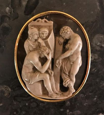 Grand camée sur agate gravé d'une scène à...