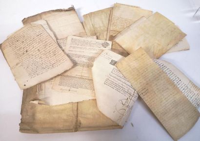 Ensemble de 43 documents des XVème au XIXème...