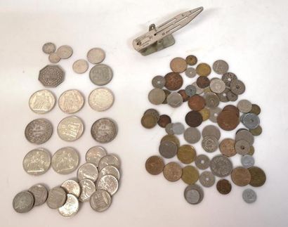 Ensemble de monnaies, certaines en argent...