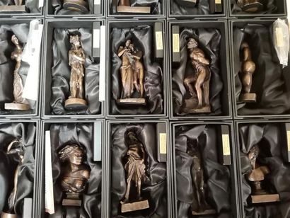 Collection de 31 sculptures en bronze dont...